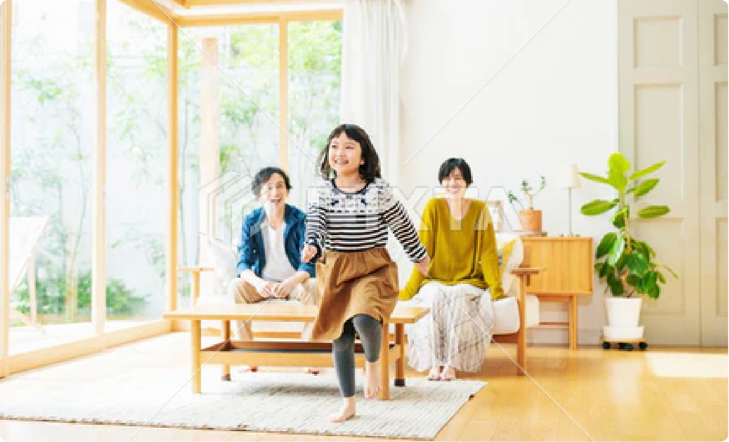 新築戸建で暮らす家族の様子