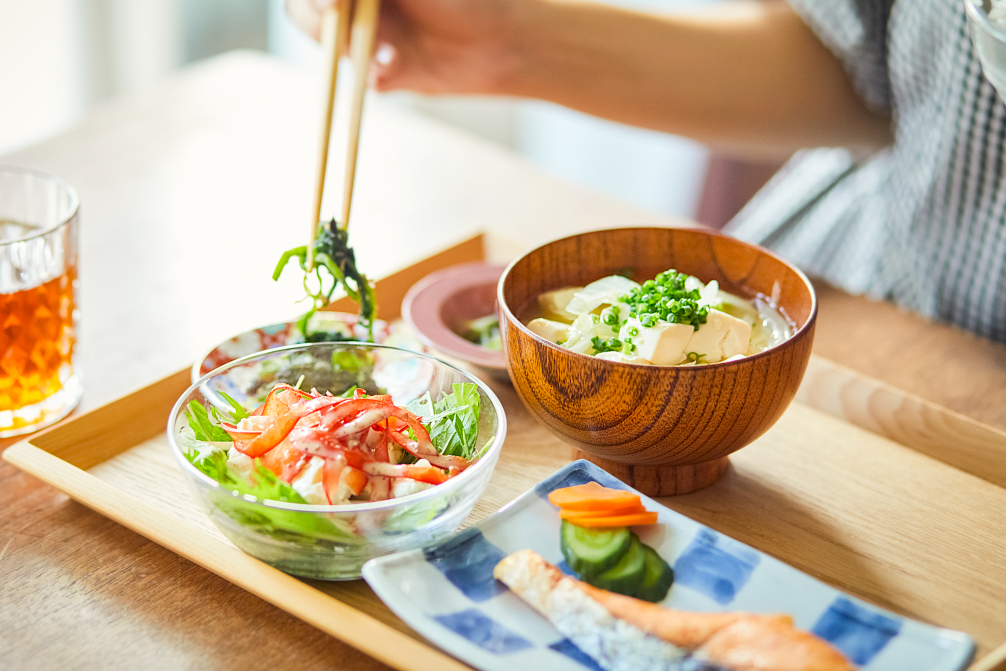 シミュレーションゴルフが設置されているインドアゴルフ練習場の様子